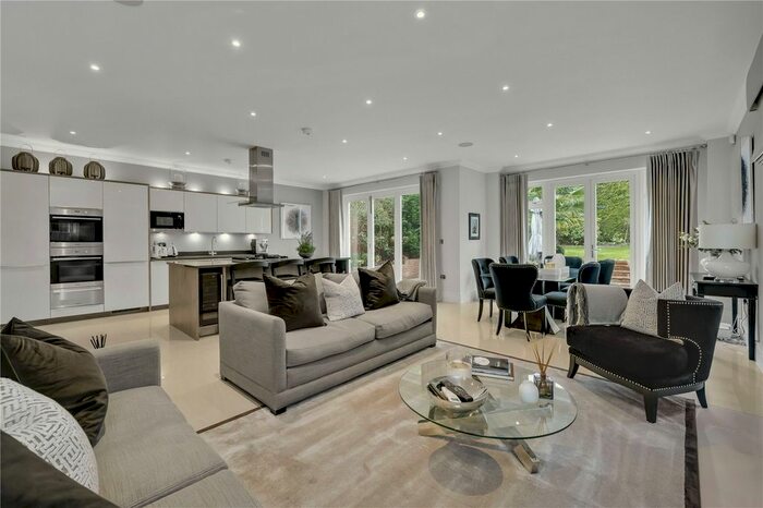 5 Bedroom Detached House To Rent In Lammas Lane, Esher, Surrey, KT10