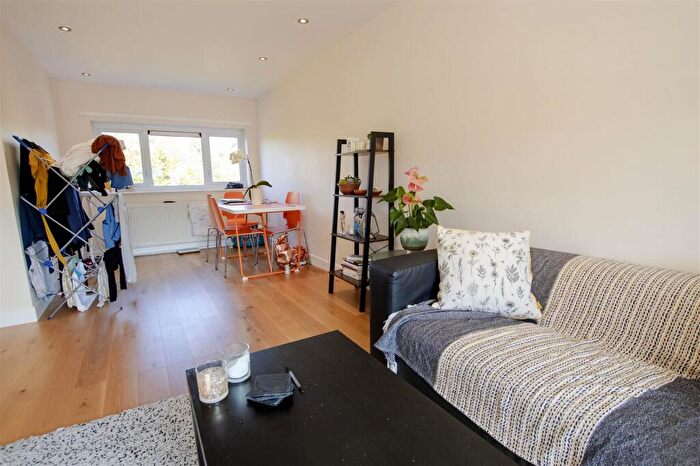 2 Bedroom Apartment To Rent In Herons Way, Birmingham, West Midlands, B29