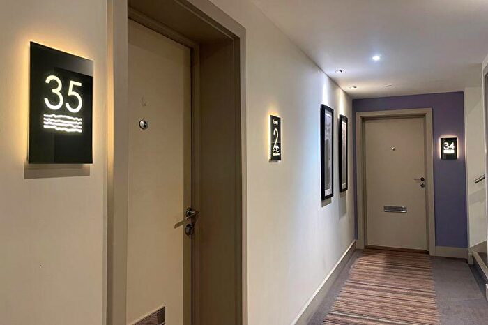 1 Bedroom Apartment For Sale In The Chandlers, Salt Meat Lane, Gosport, PO12