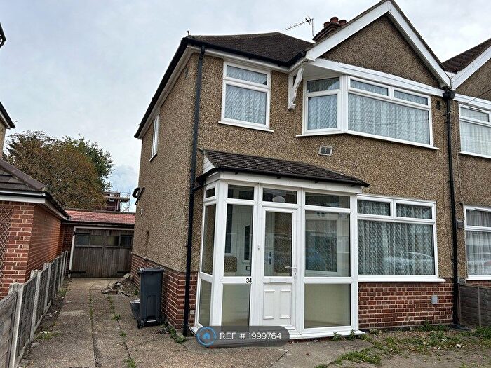 3 Bedroom Semi-Detached House To Rent In Edward Road, Feltham, TW14