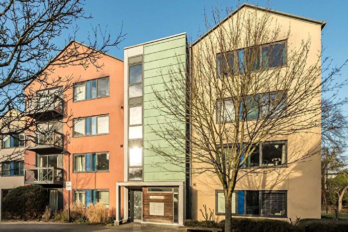 1 Bedroom Flat For Sale In Union Lane, Isleworth, TW7