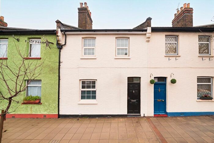 3 Bedroom House For Sale In Old Oak Lane, Willesden Junction, NW10