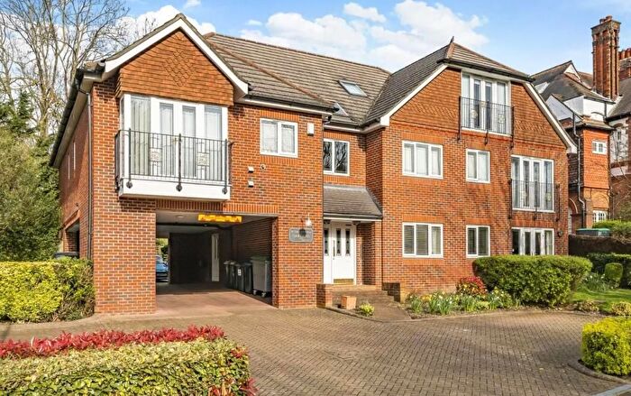 2 Bedroom Flat To Rent In Oakwood Avenue, Beckenham, London, BR3