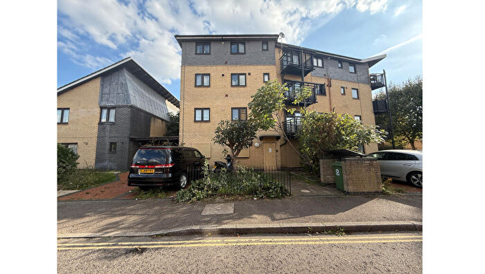 2 Bedroom Flat For Sale In Watts Street, Peckham, London, SE15