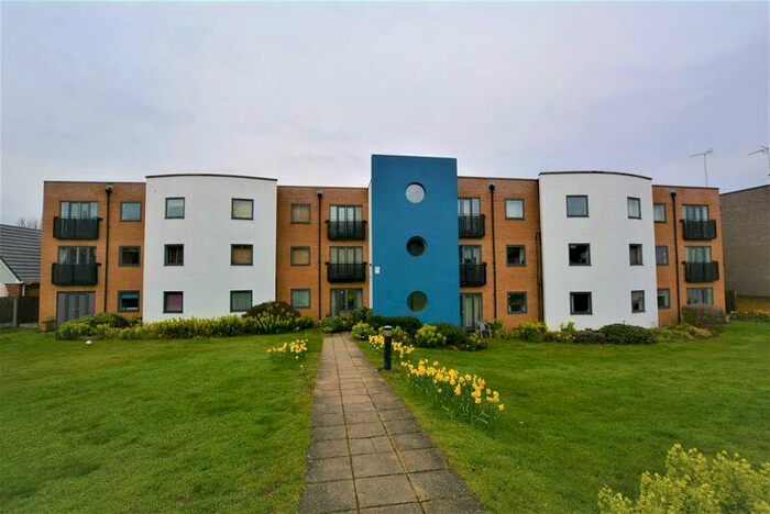 2 Bedroom Flat To Rent In Prince Avenue, Westcliff-On-Sea, SS0