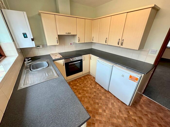 2 Bedroom Semi-Detached Bungalow For Sale In St. Edmunds Court, Grantham, NG31