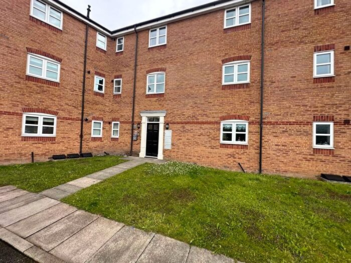 2 Bedroom Flat To Rent In Lowther Crescent, St. Helens, WA10