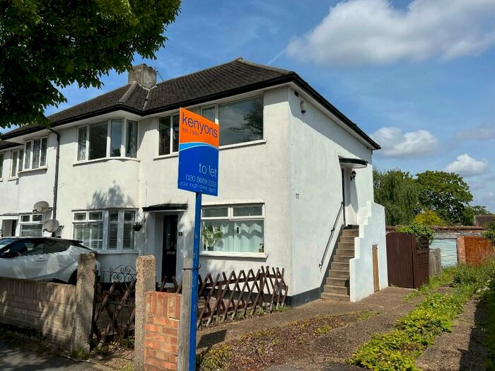 2 Bedroom Maisonette To Rent In Bute Gardens West, Wallington, Surrey, SM6