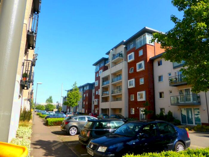 1 Bedroom Flat To Rent In Stanton House, Coxhill Way, HP21