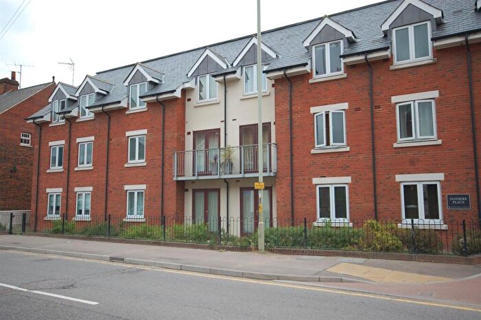 2 Bedroom Flat To Rent In Sanders Place, Walsworth Road, Hitchin, SG4