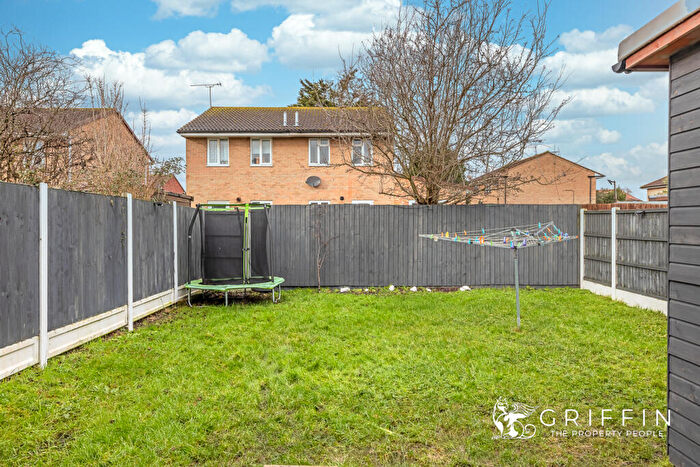 2 Bedroom Semi-Detached House For Sale In Sundew Court, Grays, RM17
