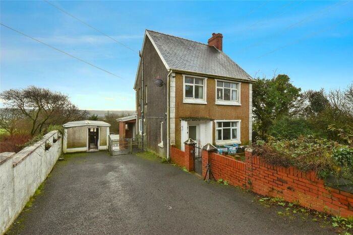 3 Bedroom Detached House For Sale In Meinciau Road, Mynyddygarreg, Kidwelly, Carmarthenshire, SA17