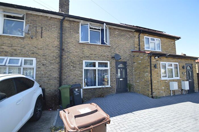 2 Bedroom Terraced House To Rent In Grafton Road, Dagenham, RM8