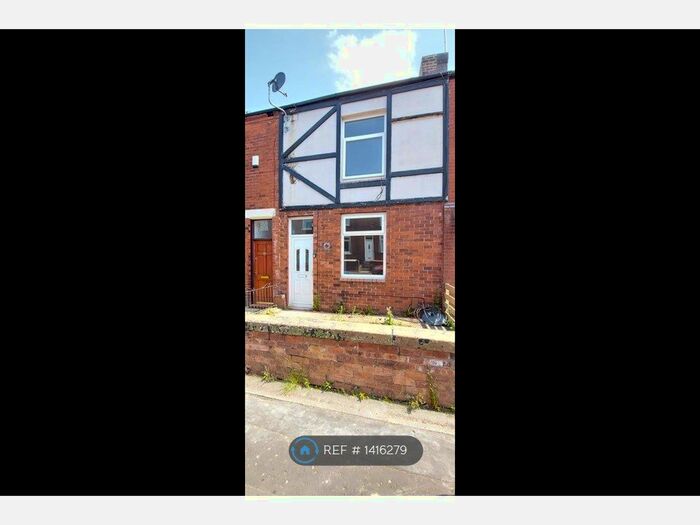 2 Bedroom Terraced House To Rent In North Street, Middleton, Manchester, M24
