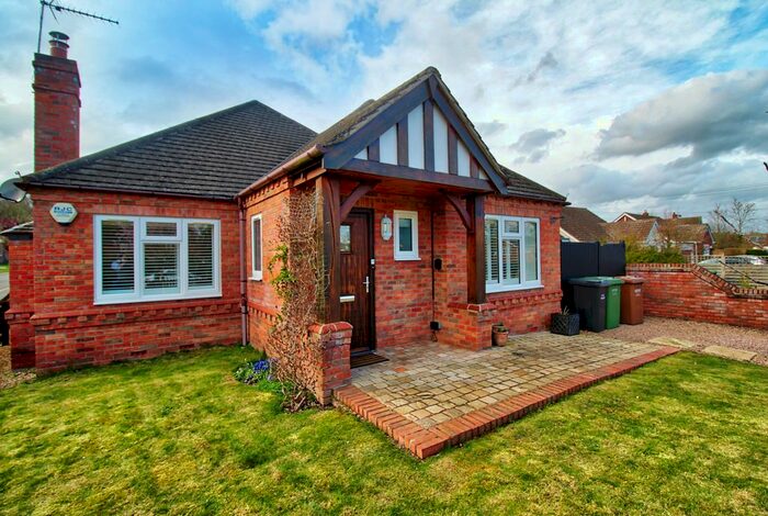 2 Bedroom Bungalow For Sale In Cockshot Lane, Dormston, Worcester, WR7