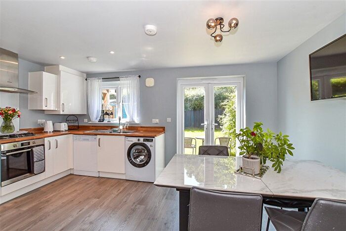 3 Bedroom Semi-Detached House For Sale In Tyler Road, Staplehurst, Kent, TN12