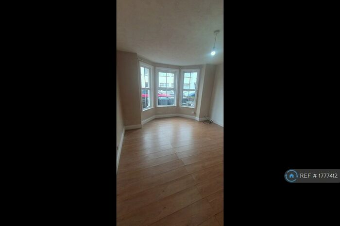 1 Bedroom Flat To Rent In Cavendish Road, Felixstowe, IP11
