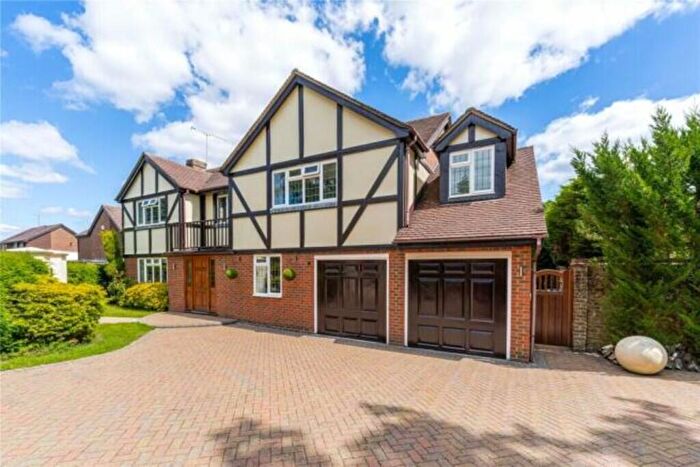 5 Bedroom Detached House For Sale In Barberry Way, Blackwater, Camberley, GU17