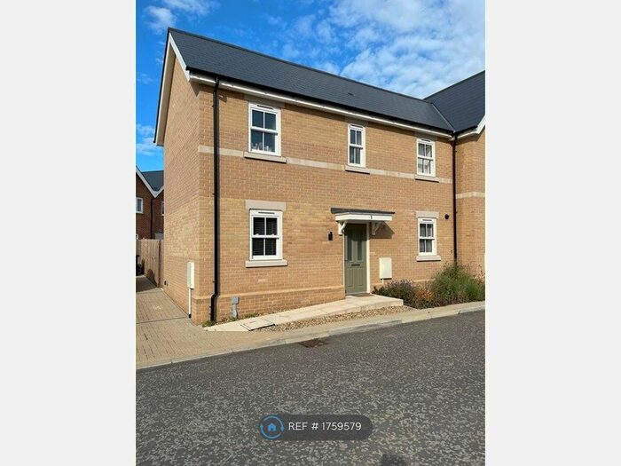 3 Bedroom Semi-Detached House To Rent In Sunfire Way, Colchester, CO4