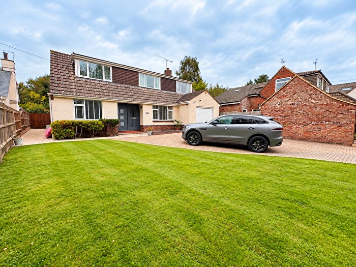 6 Bedroom Detached House For Sale In Satchell Lane, Hamble, Southampton, SO31