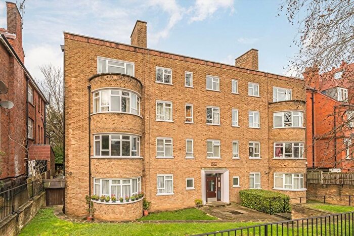 3 Bedroom Flat For Sale In West Hill, Putney, SW15