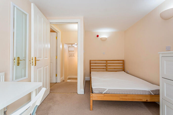 2 Bedroom Apartment To Rent In Gawcott Road, Buckingham, MK18