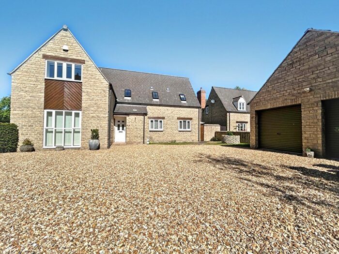 4 Bedroom Detached House For Sale In St Julians Close, South Marston, South Marston, SN3