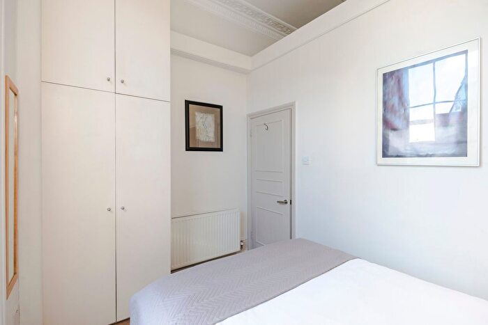 1 Bedroom Flat To Rent In York Street, Marylebone, London, W1H