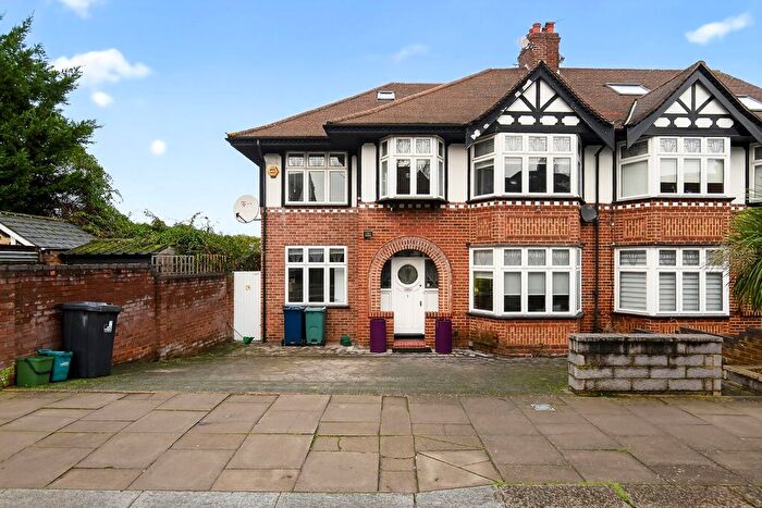 4 Bedroom Semi Detached House To Rent In Sandall Road, Ealing, W5
