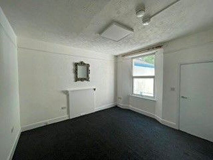 1 Bedroom Flat To Rent In Warren Road, Torquay, TQ2