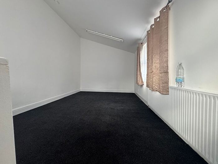 2 Bedroom Flat To Rent In Plashet Road, London, E13