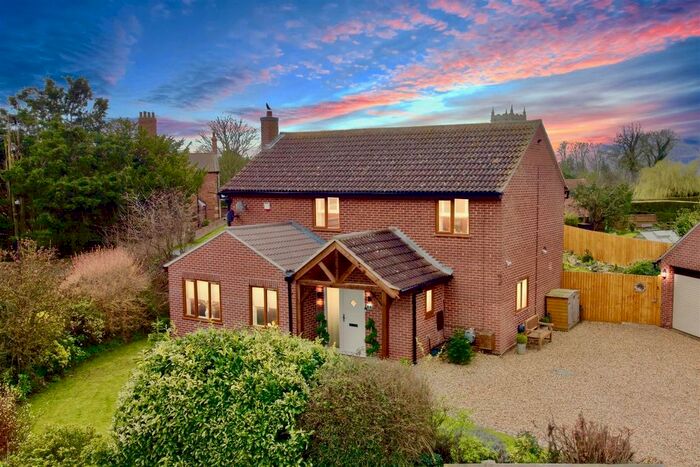 4 Bedroom Detached House For Sale In Highfield Close, Foston, Grantham, NG32