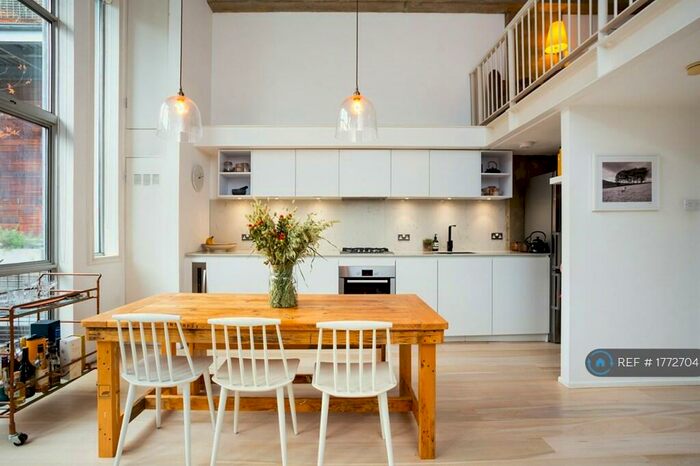 2 Bedroom Flat To Rent In Kings Wharf, London, E8