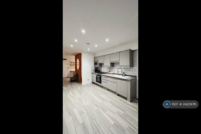 Studio To Rent In Lansdown, Stroud, GL5