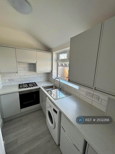 2 Bedroom Flat To Rent In London, Thorton Heath, SE25