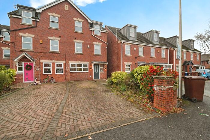 4 Bedroom Semi Detached House For Sale In Gilliburns Fold, Manchester, M28