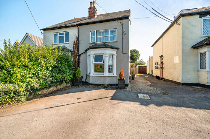 3 Bedroom Semi-Detached House To Rent In Arborfield Road, Shinfield, Reading, Berkshire, RG2