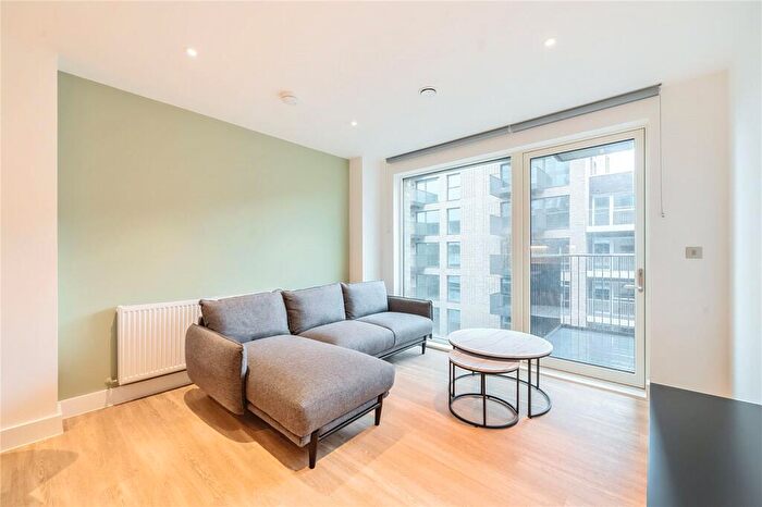 2 Bedroom Apartment To Rent In Henley Cross, London, SE3