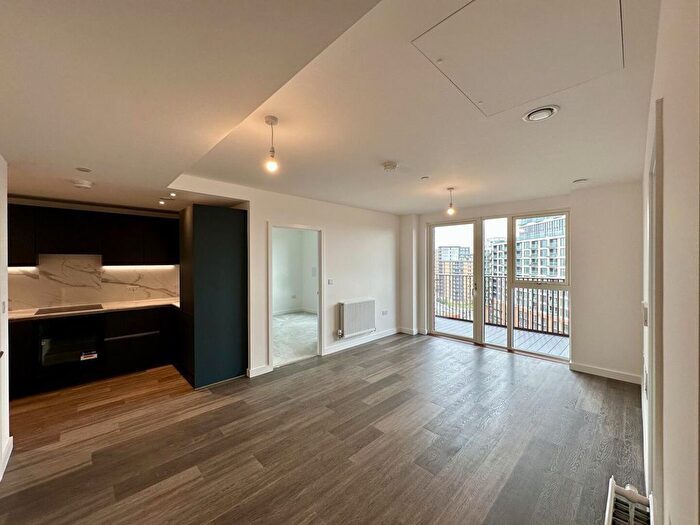 2 Bedroom Property To Rent In Horn Lane, Acton, London, W3