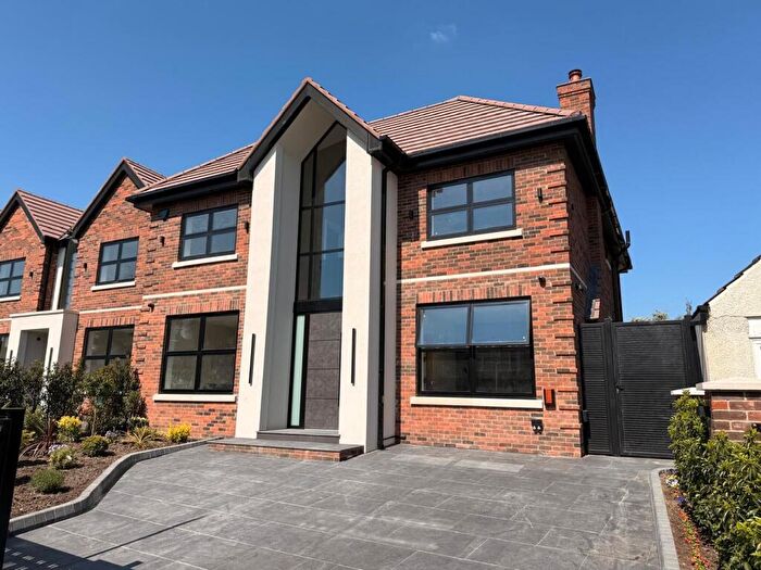 6 Bedroom Detached House For Sale In Flambard Road, Harrow, HA1