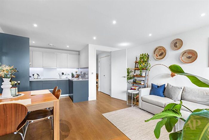 1 Bedroom Flat To Rent In Decorum Apartments, Wenlock Road, N1