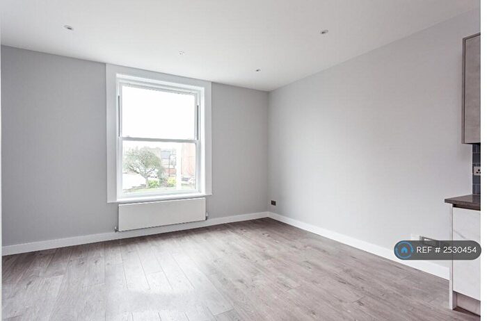2 Bedroom Flat To Rent In Albion Road, London, N16