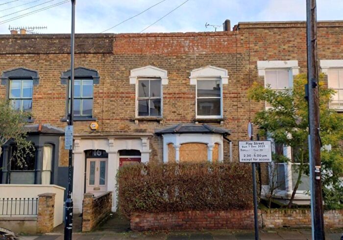 3 Bedroom Terraced House For Sale In Canning Road, Highbury, London, N5