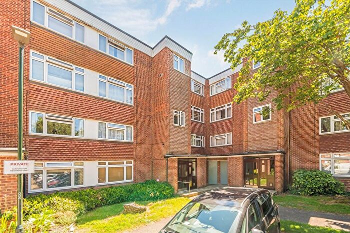 3 Bedroom Flat To Rent In Taylor Close, Hampton Hill, TW12