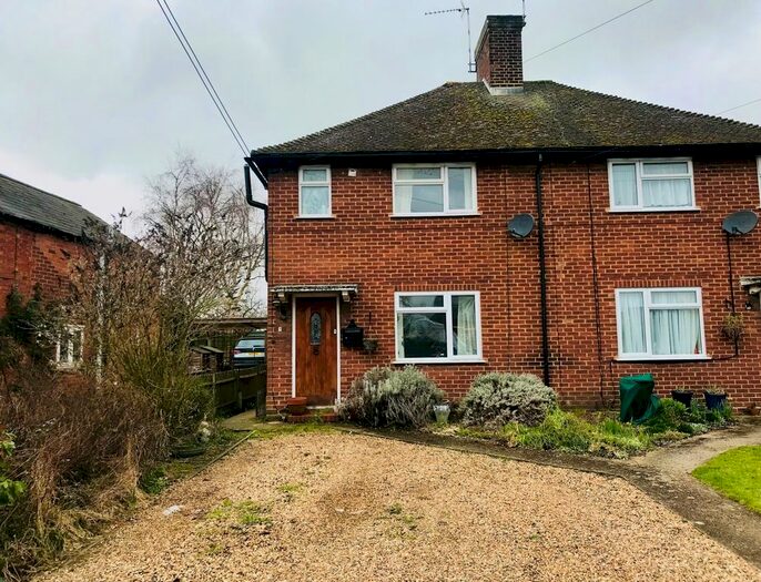 3 Bedroom Semi-Detached House For Sale In The Square, Preston Bissett, Buckingham, MK18