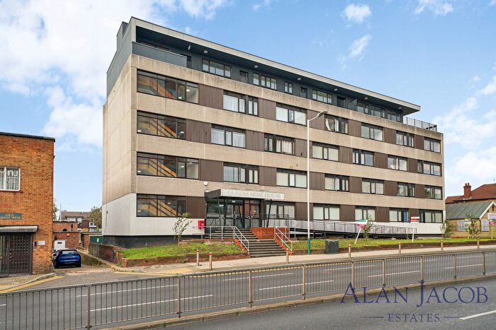 1 Bedroom Flat For Sale In Queen Moat House, Romford, RM1