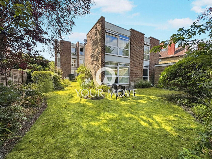 2 Bedroom Flat To Rent In Hardy Road, London, SE3