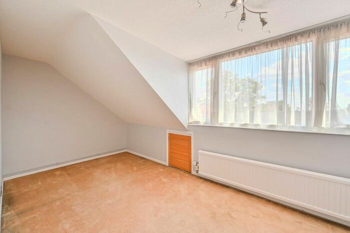 5 Bedroom Terraced House To Rent In Devonshire Gardens, Enfield, London, N21