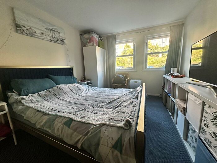 1 Bedroom Flat To Rent In Alma CourtCliftonBristol, BS8