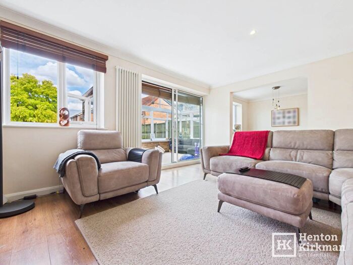 6 Bedroom Detached House For Sale In Hornbeam Way, Basildon, SS15
